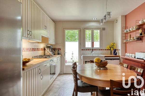 Maison traditionnelle 5 pièces de 200 m² à Bois-Colombes (92270)