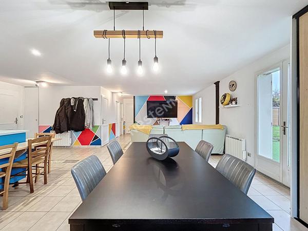 Maison sur sous-sol à vendre de 130m2, 4 chambres, sur terrain de 890m2