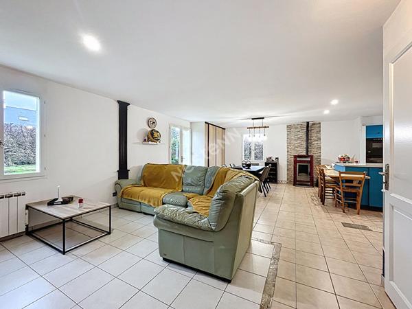 Maison sur sous-sol à vendre de 130m2, 4 chambres, sur terrain de 890m2