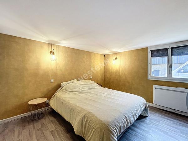 Maison sur sous-sol à vendre de 130m2, 4 chambres, sur terrain de 890m2