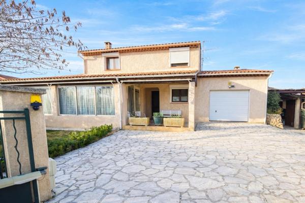 Maison type T5 150 m2 hab  avec Garage et piscine