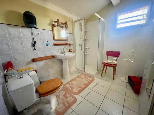 Maison type T5 150 m2 hab  avec Garage et piscine