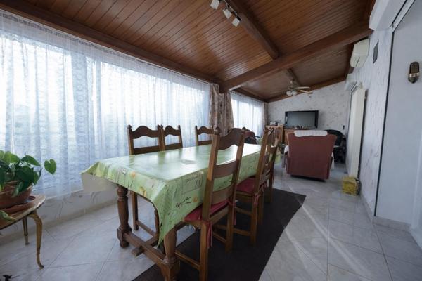 Maison type T5 150 m2 hab  avec Garage et piscine