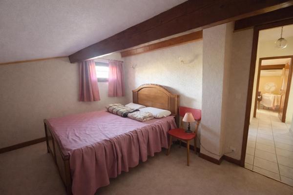 Maison type T5 150 m2 hab  avec Garage et piscine