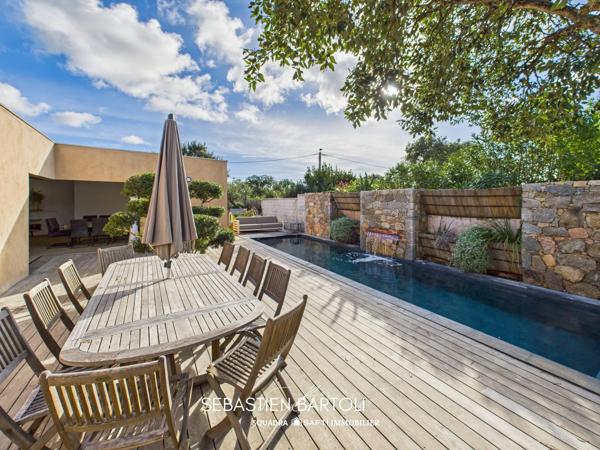 Villa de standing t4 de 140m² avec piscine et double garage