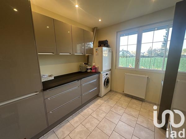 Maison traditionnelle 5 pièces de 126 m² à Morigny-Champigny (91150)