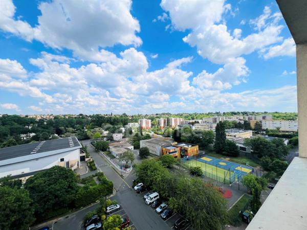 Appartement T2 de 49 m² avec un balcon et une cave à vendre - EPINAY SOUS SENART (91)