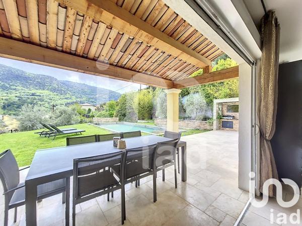 Maison 6 pièces de 175 m² à Tourrette-Levens (06690)