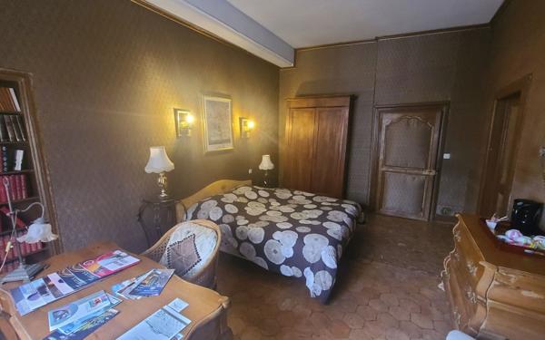 Maison à vendre    13 pièces •  Château-Thierry