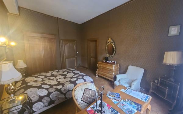 Maison à vendre    13 pièces •  Château-Thierry