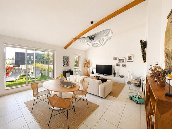 Appartement T4 de 109m2 avec sa grande terrasse - Proche Sèvre
