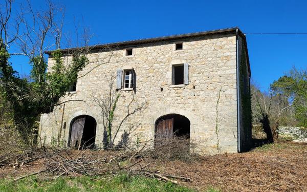 Maison à vendre    4 pièces • 300 m2 Joyeuse