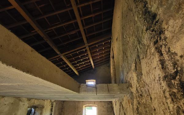 Maison à vendre    4 pièces • 300 m2 Joyeuse