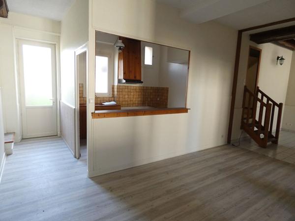 Appartement Neuville Aux Bois 3 pièce(s)