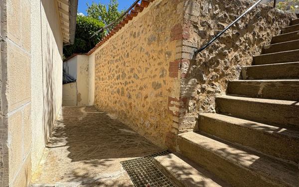 Maison à vendre    6 pièces •  Lussac-les-Châteaux