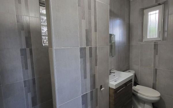 Maison à vendre    6 pièces •  Lussac-les-Châteaux