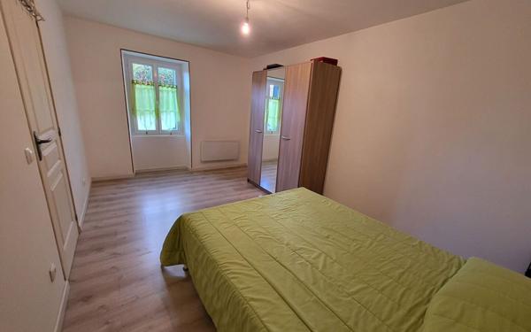 Maison à vendre    6 pièces •  Lussac-les-Châteaux