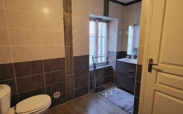 Maison à vendre    6 pièces •  Lussac-les-Châteaux