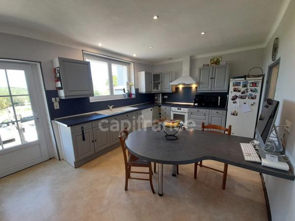Maison à vendre 4 pièces SAINT THOIS (29520)- 3 chambres- surface habitable 120.27m2- Avec sous-sol- parcelle de 3922m2- dépendance de 225m2