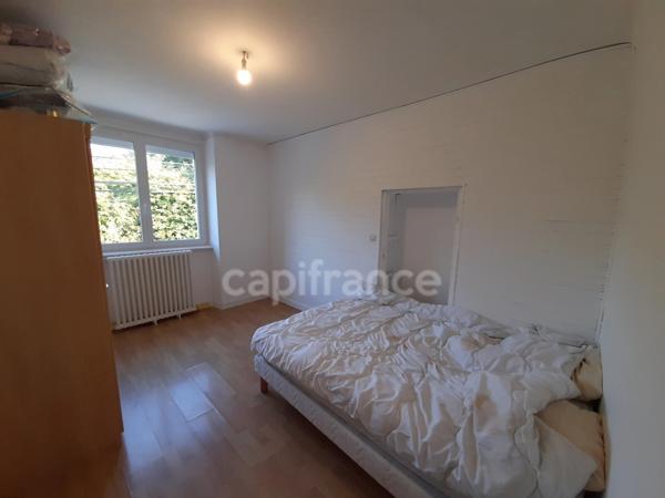 Maison à vendre 4 pièces SAINT THOIS (29520)- 3 chambres- surface habitable 120.27m2- Avec sous-sol- parcelle de 3922m2- dépendance de 225m2