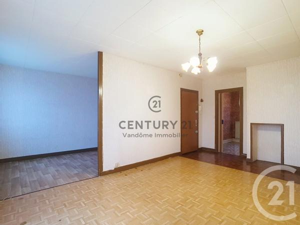 Appartement F3 à vendre  8 pièces - 61,82 m2 CREPY EN VALOIS - 60