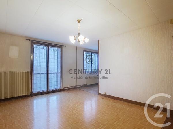 Appartement F3 à vendre  8 pièces - 61,82 m2 CREPY EN VALOIS - 60