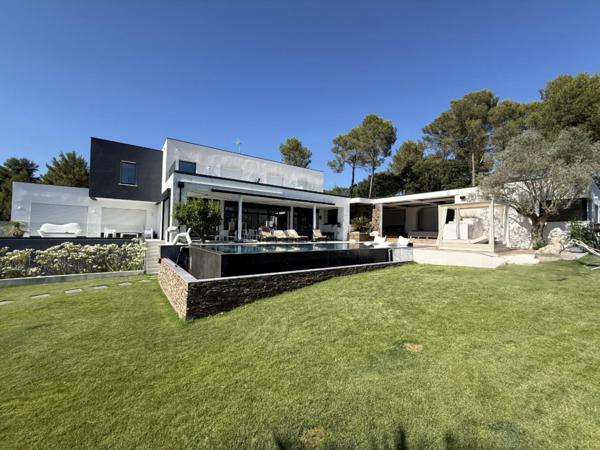 Villa 600 m² 10 pièces au nord de Montpellier
