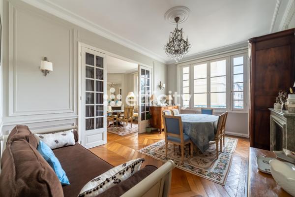 Appartement
         3 pièces
        - 103 m² Bien prestige