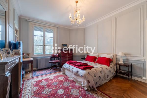 Appartement
         3 pièces
        - 103 m² Bien prestige