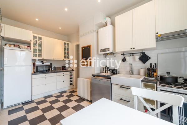 Appartement
         3 pièces
        - 103 m² Bien prestige