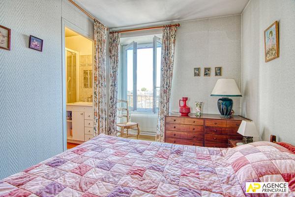 Versailles Notre-Dame Appartement 2 pièces 41m² situé au 5ème et dernier étage avec ascenseur €349 000 ** - Référence 25840