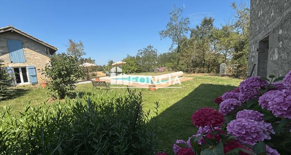 À vendre Maison 8 pièces 350 m² - Flamarens 32340