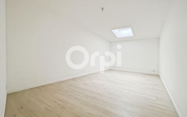 Appartement à louer    3 pièces • 76 m2 Marquise