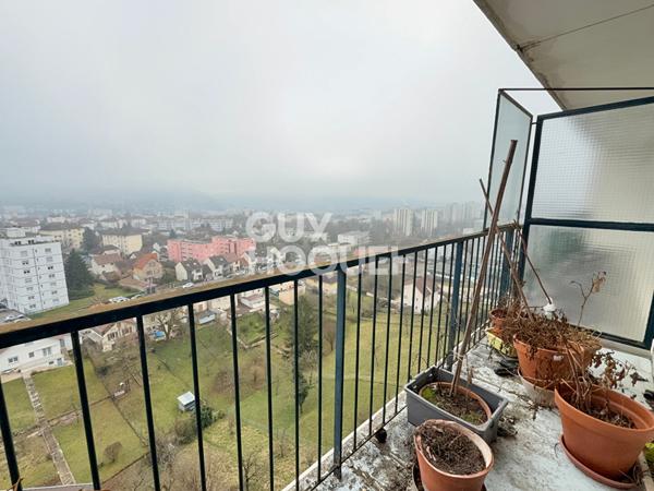 Appartement T4 avec magnifique vue dégagée en dernier étage