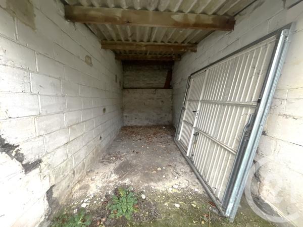 Parking à vendre  159 m2 ST QUENTIN - 02