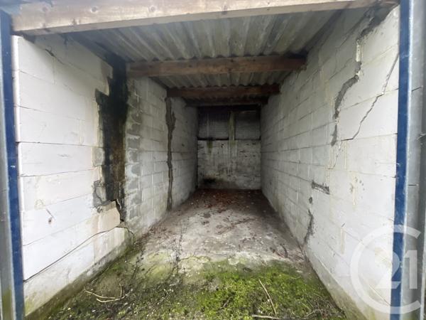 Parking à vendre  159 m2 ST QUENTIN - 02