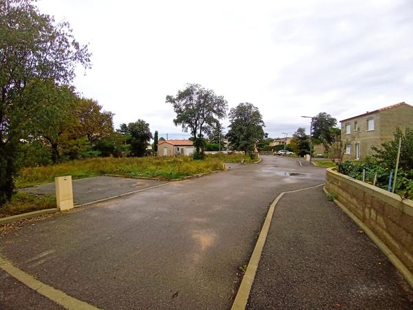 Terrain
        
        - 424 m² Exclusivité 72 000 € *