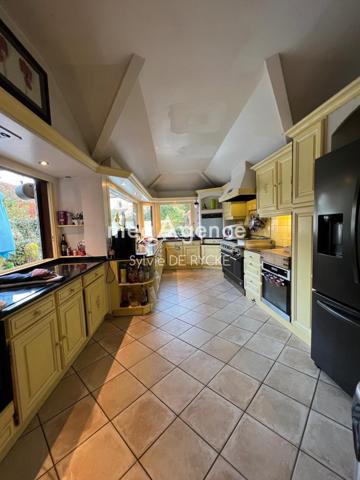 Maison à Paron, 89100 - 9 pièces 367m²