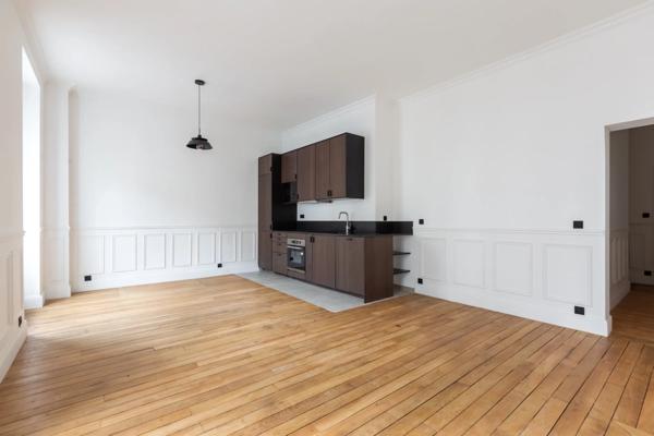 Appartement Paris 7e - TOUR-MAUBOURG