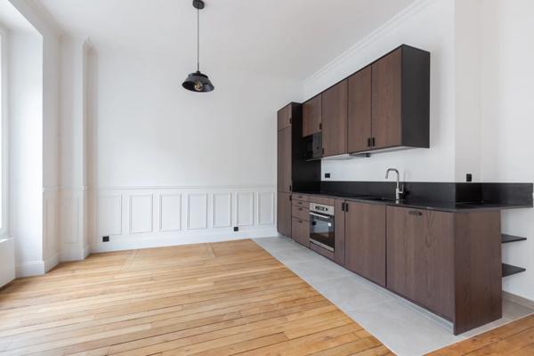 Appartement Paris 7e - TOUR-MAUBOURG