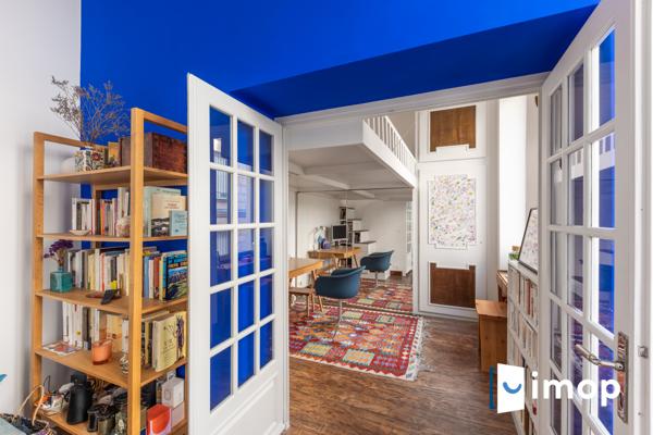 Idéalement placé. Ambiance contemporaine avec charme de l'ancien