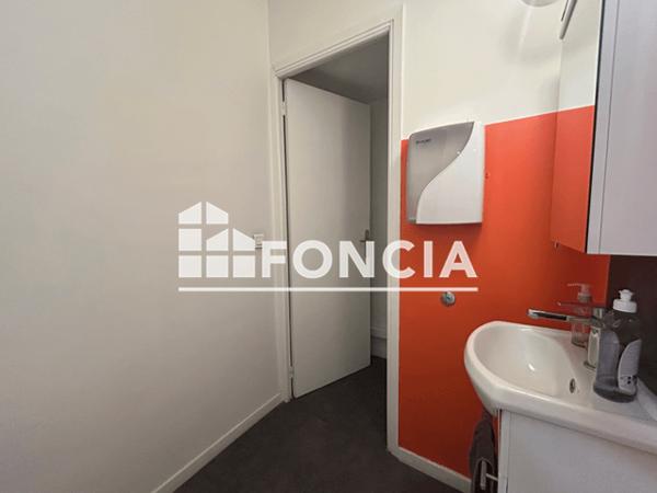Location Local commercial 3 pièces 79.35 m² - 24 AVENUE GAMBETTA Antibes 06600