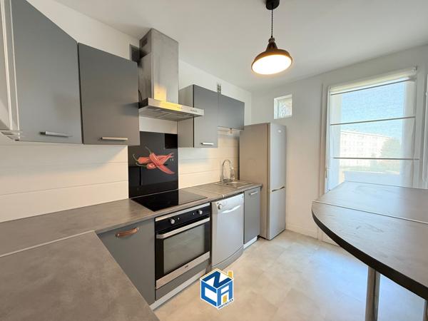 APPARTEMENT T4 - 2 CHAMBRES - PARKING - PROCHE COMMODITÉS
