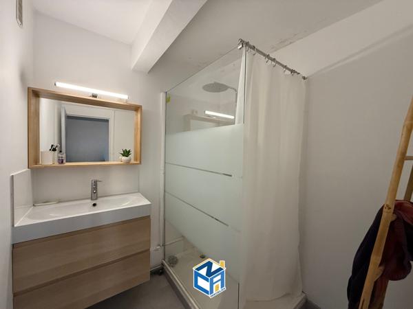 APPARTEMENT T4 - 2 CHAMBRES - PARKING - PROCHE COMMODITÉS