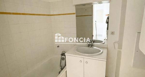 Location Studio meublé 18.36 m² - Saint-étienne 42000