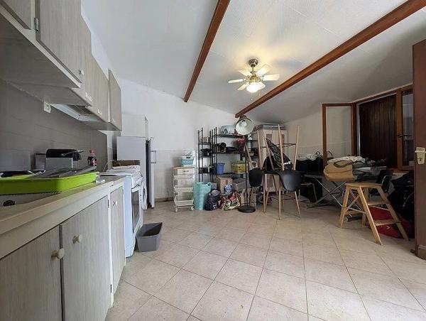 Vente                                                      Maison
                        
                     5 pièces                      108 m2                     à Port-de-Bouc