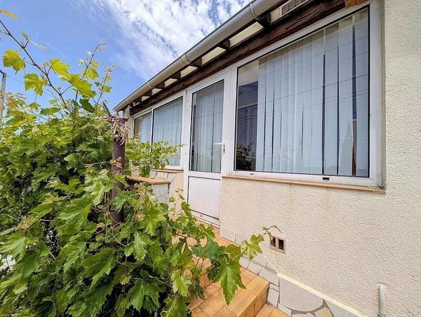 Vente                                                      Maison
                        
                     5 pièces                      108 m2                     à Port-de-Bouc