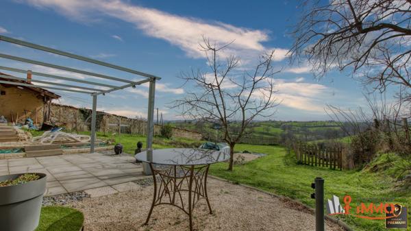 Corps de ferme avec 10000m² de terrain