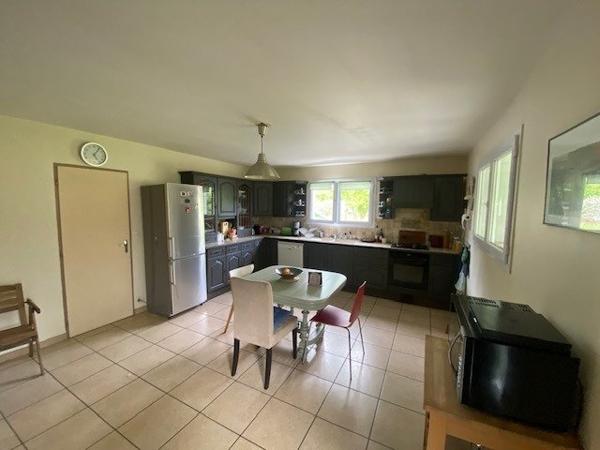 Au calme sur 1960 m² de terrain.