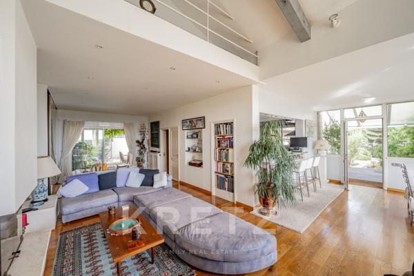 Propriété avec jardin et terrasse avec vue sur la Tour Eiffel